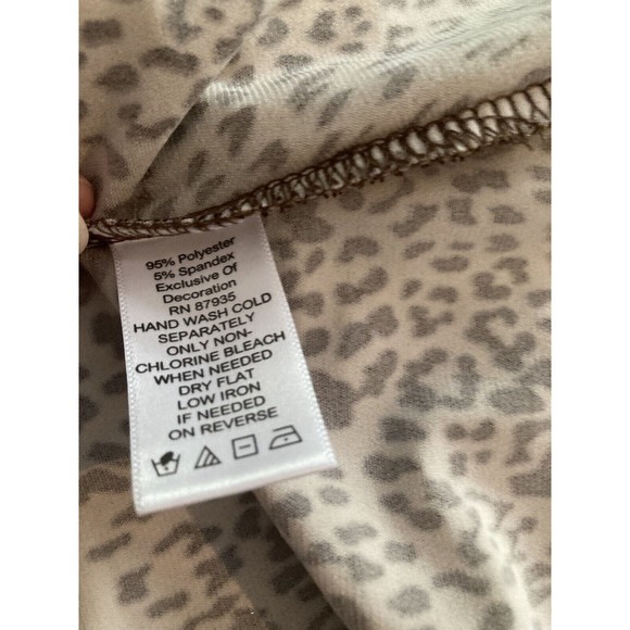 Susan Graver Stretch Tunic Women Sz M Liquid Knit Animal Print V-Neck Top Blouse - Picture 6 of 10